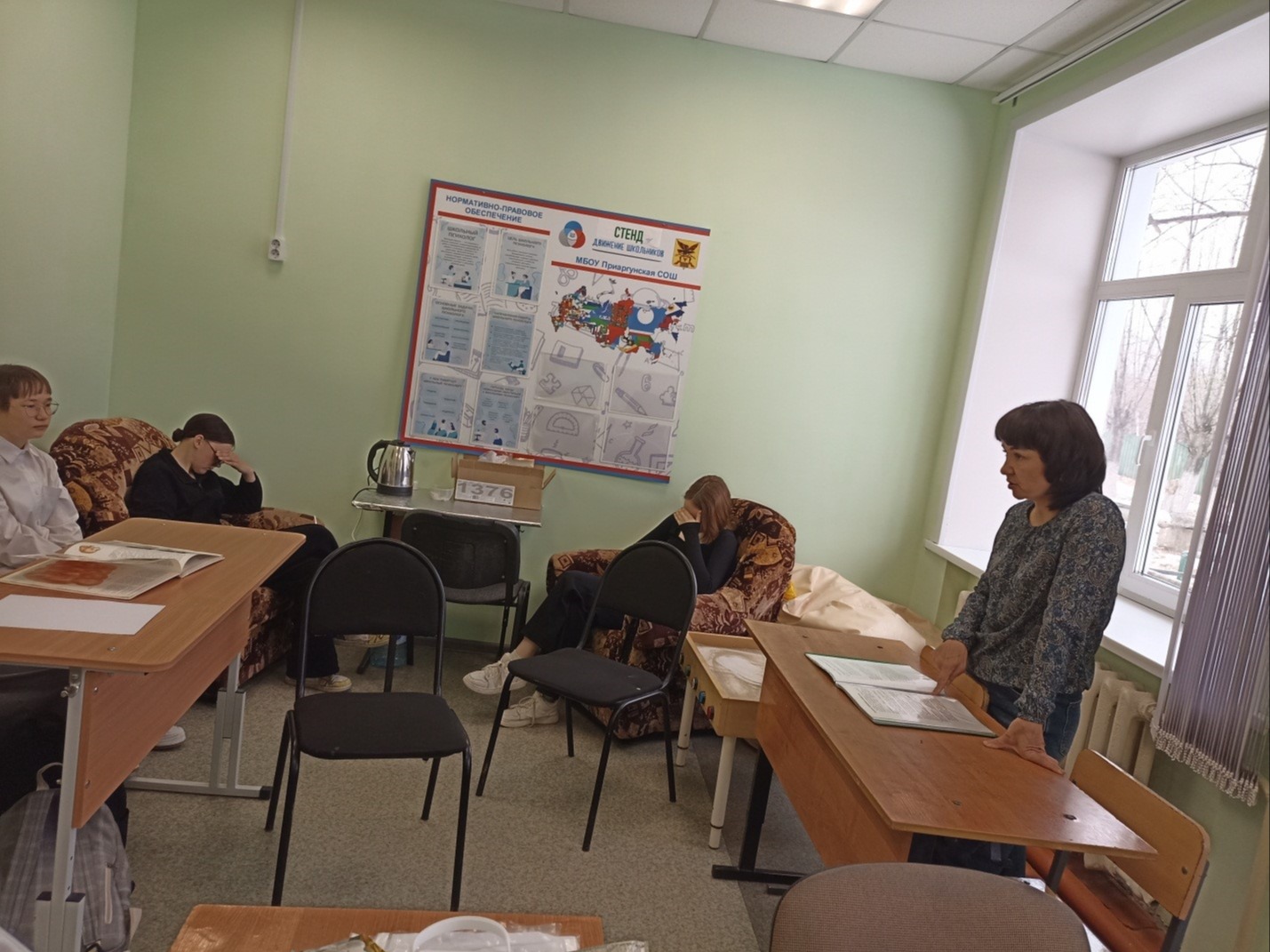 Специалисты ЦРБ Д.С. Сандакова, М.В.  Мунгалова провели беседы с мальчиками и девочками об ответственности за собственное здоровье..